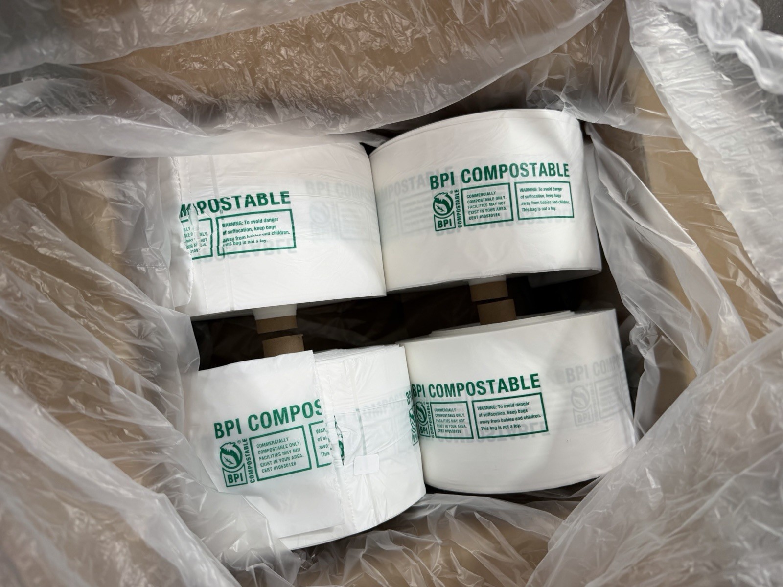 4-pack Disposable Food Bags 15 x 20 Inch High Density Compostable 350/Roll